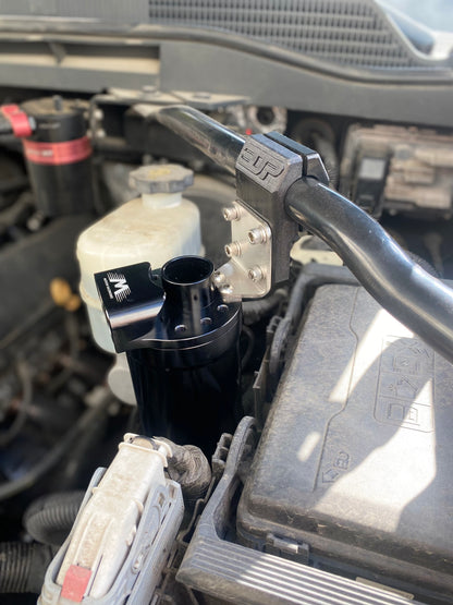 Motion Raceworks Catchcan 14-18 Sierra/Silverado Mount